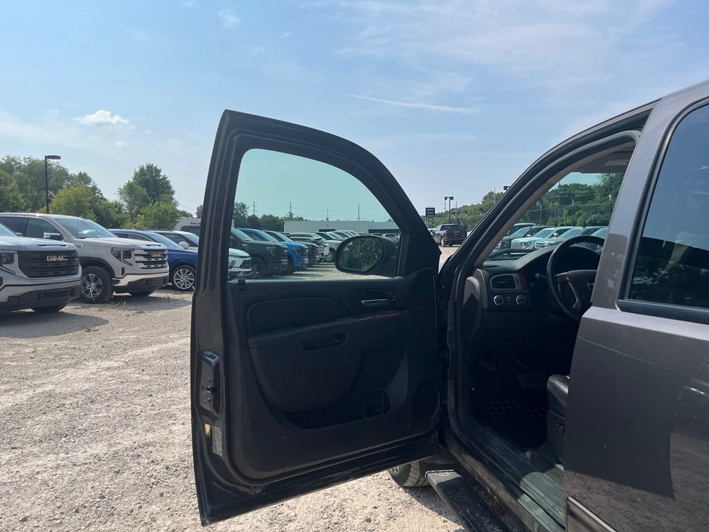 Used 2011 GMC Sierra 1500 SLT w/ SLT Convenience Package AWD/4WD image 13