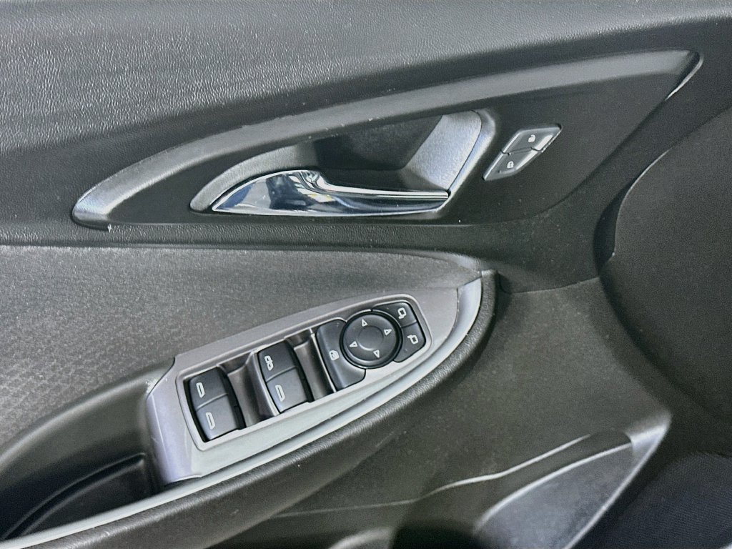 Used 2023 Chevrolet Malibu LT FWD image 24
