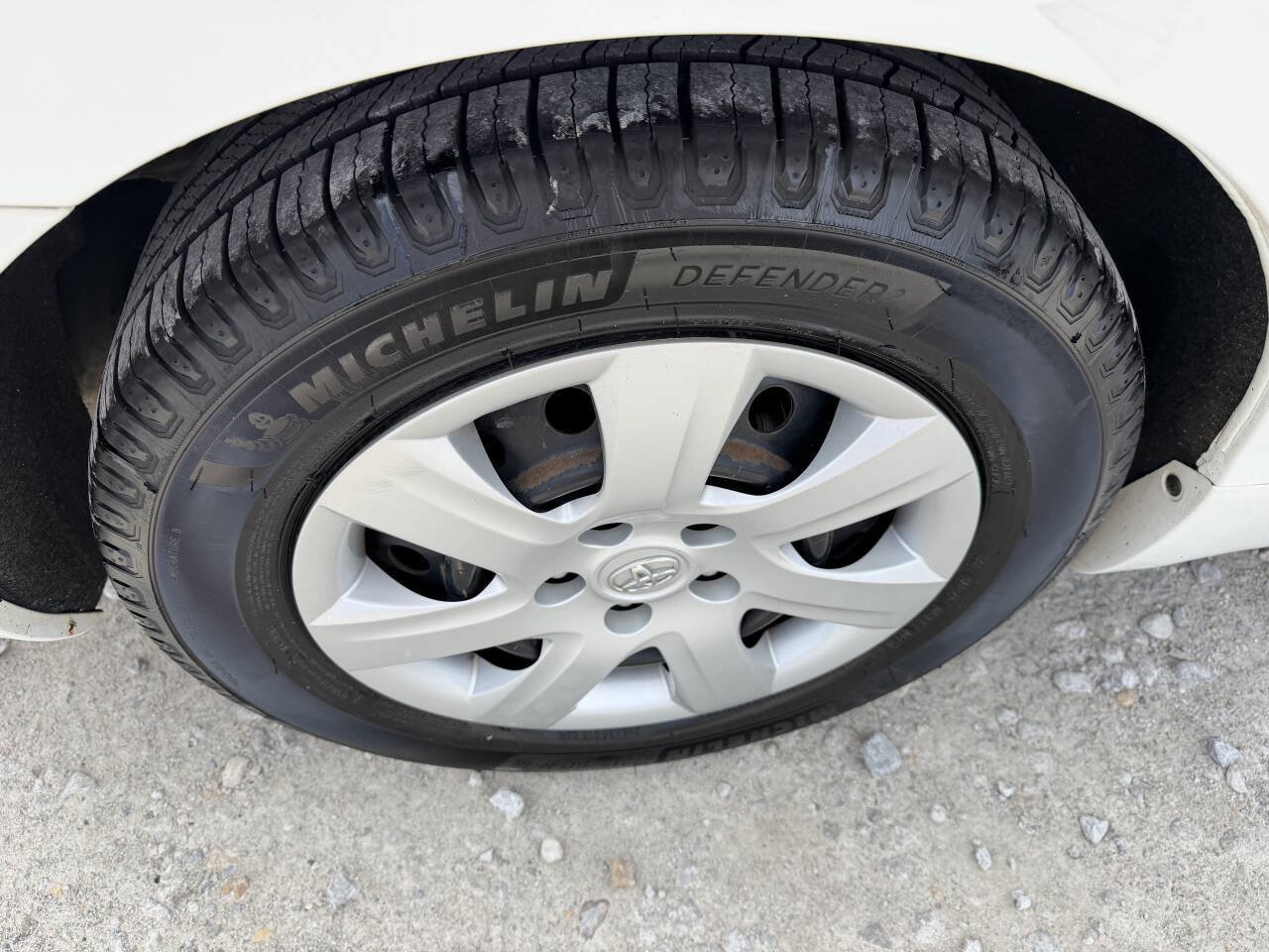 Used 2010 Toyota Camry LE image 11