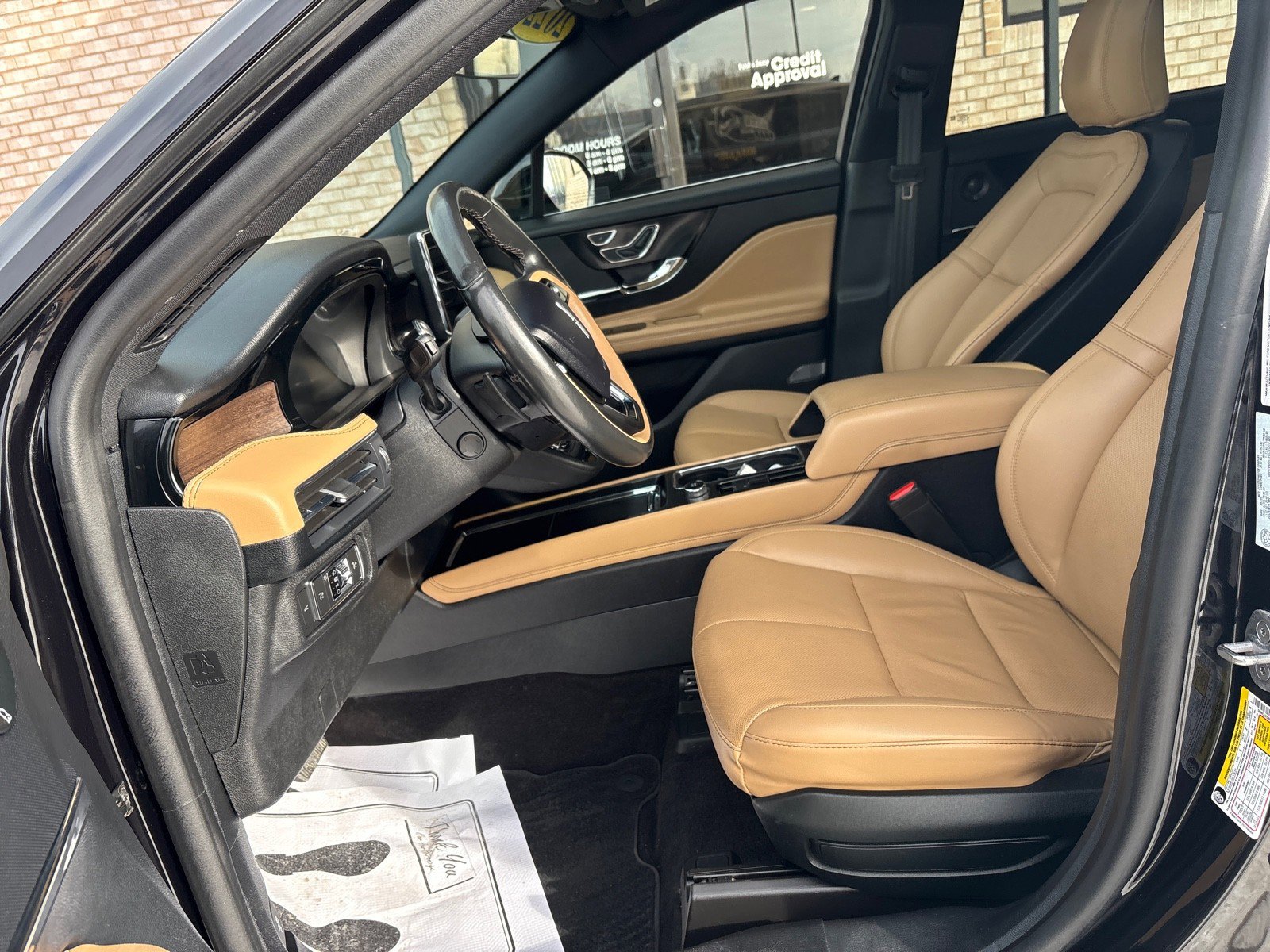 Used 2022 Lincoln Corsair Reserve w/ Equipment Group 201A image 3