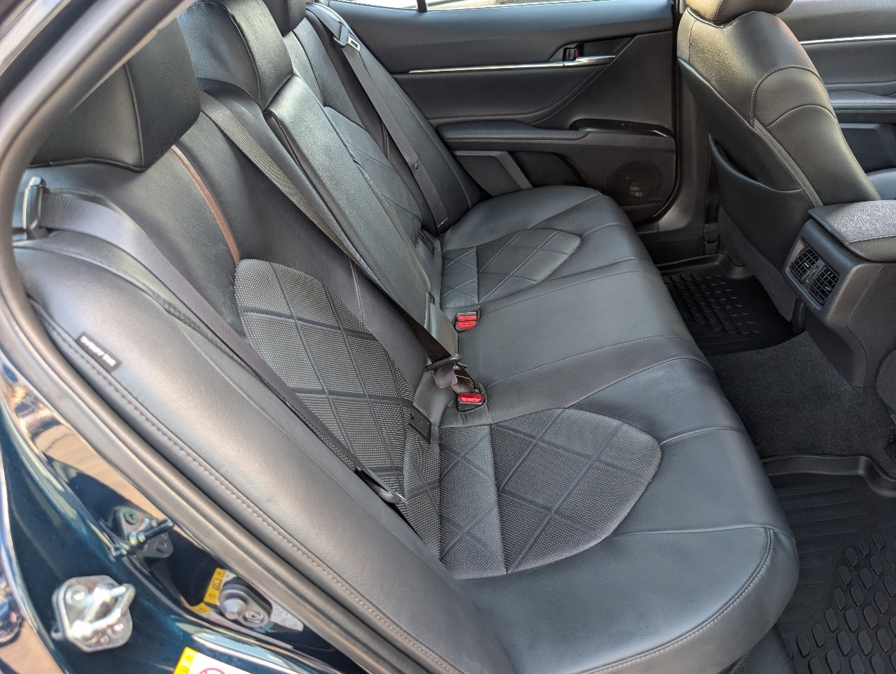 Used 2018 Toyota Camry XLE w/ Audio Package FWD image 5
