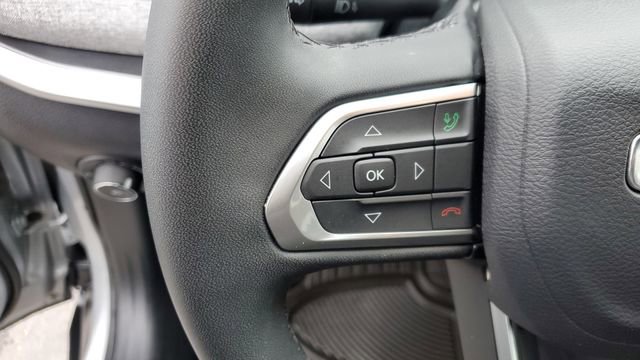 Certified 2024 Jeep Compass Latitude image 9