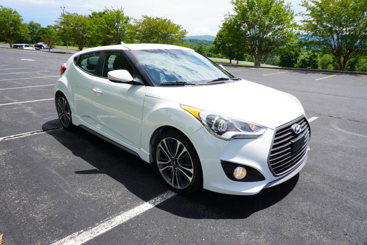 Used 2016 Hyundai Veloster Turbo FWD image 5