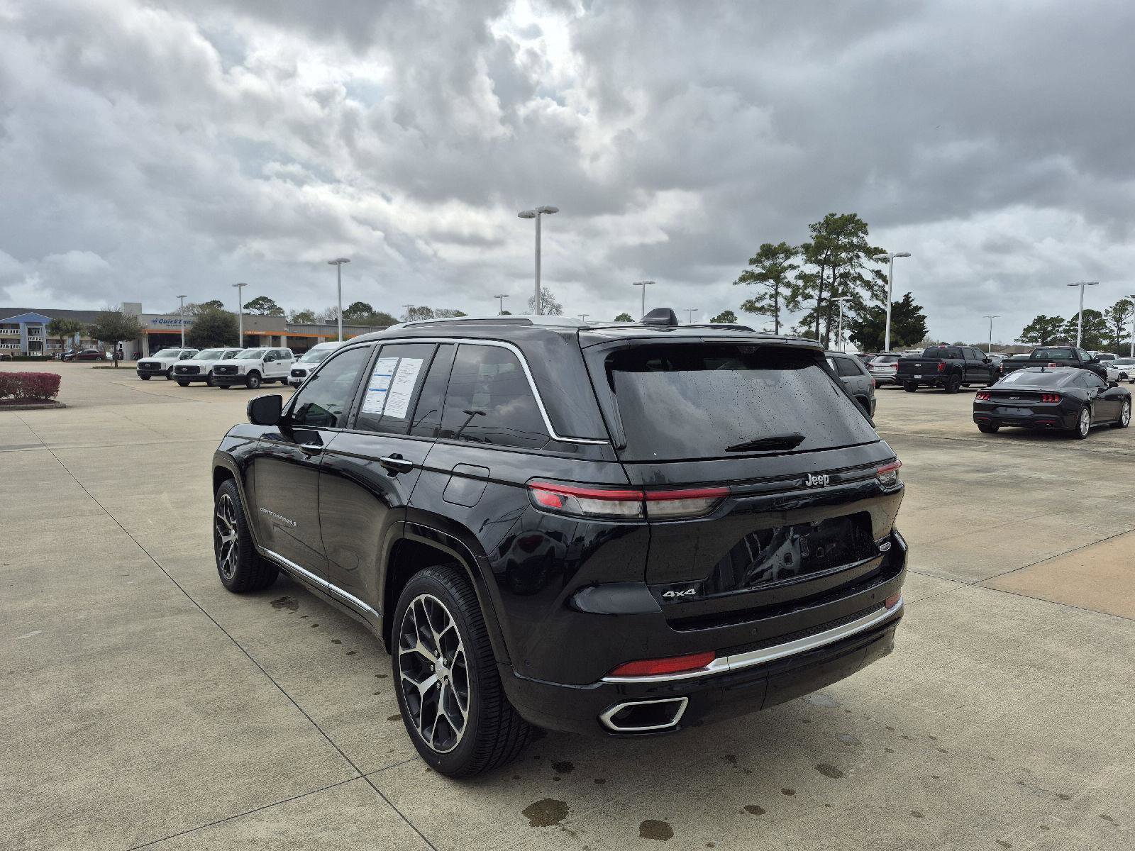 Used 2023 Jeep Grand Cherokee Summit image 5