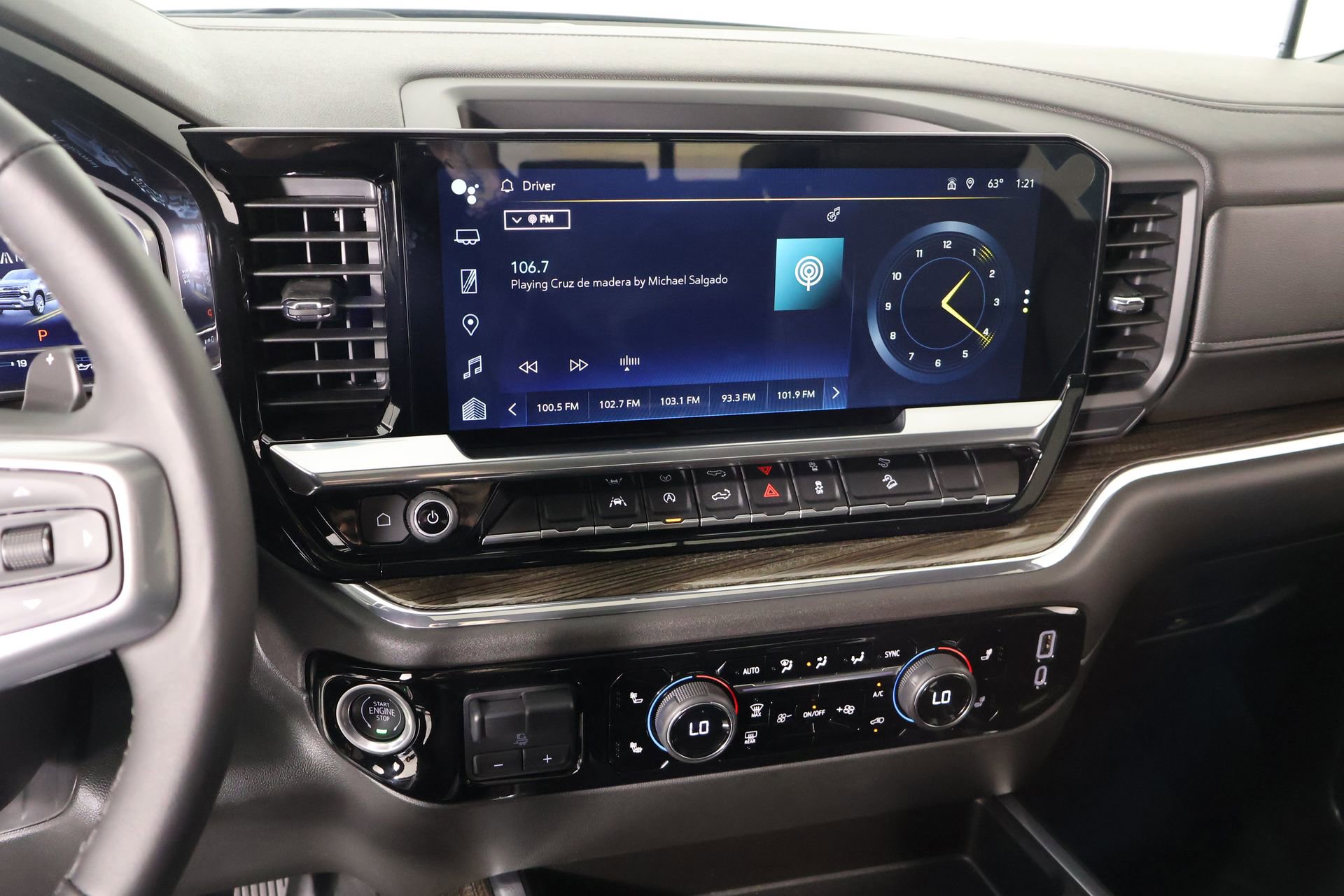 Used 2023 Chevrolet Silverado 1500 RST image 5