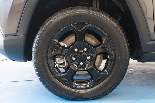 Used 2024 Jeep Compass Trailhawk AWD/4WD image 2