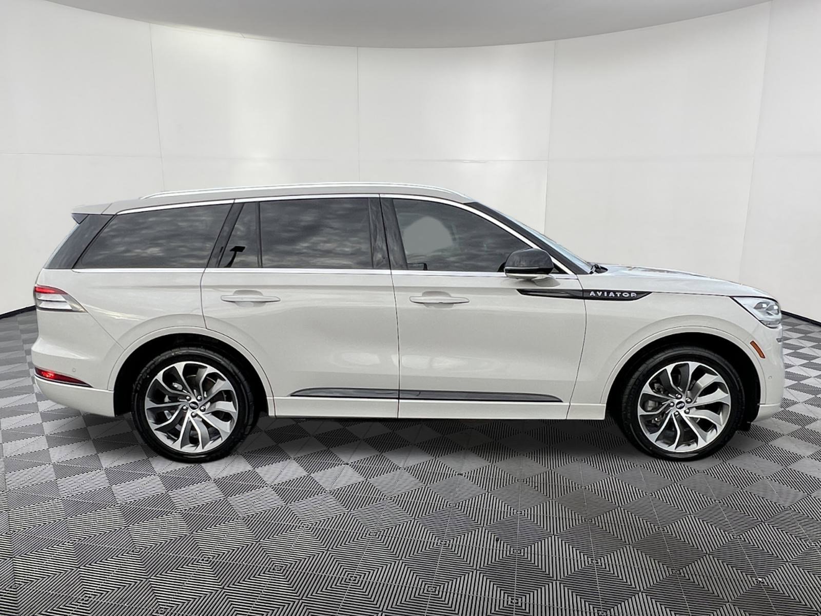 Used 2021 Lincoln Aviator Grand Touring w/ Equipment Group 302A image 7