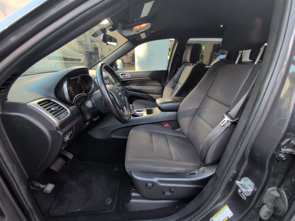 Used 2021 Jeep Grand Cherokee Laredo image 11