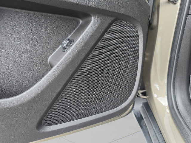 Used 2020 Chevrolet Traverse LT w/ LPO, Floor Liner Package FWD image 30