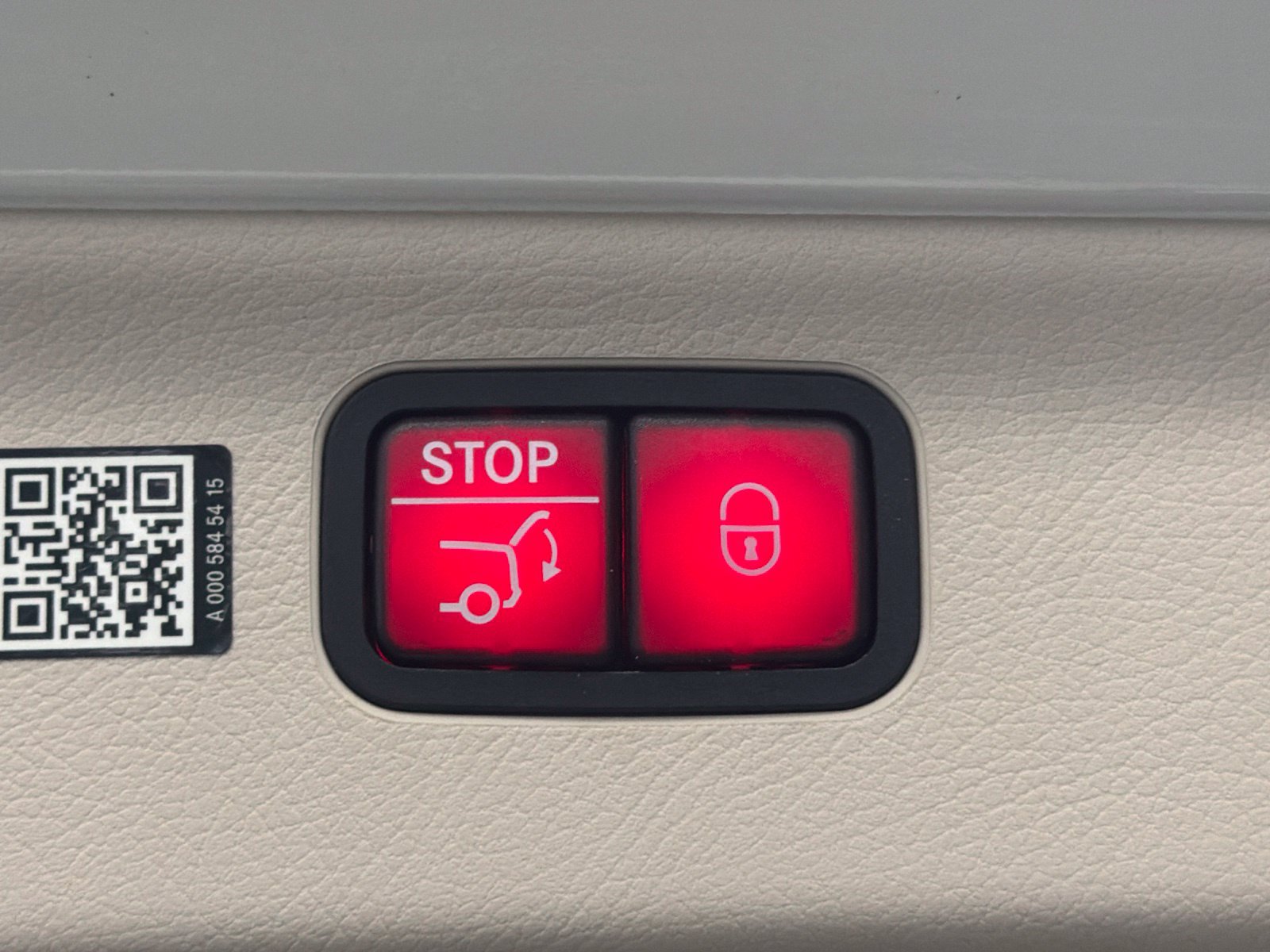 Certified 2023 Mercedes-Benz EQS 580 4MATIC SUV image 17