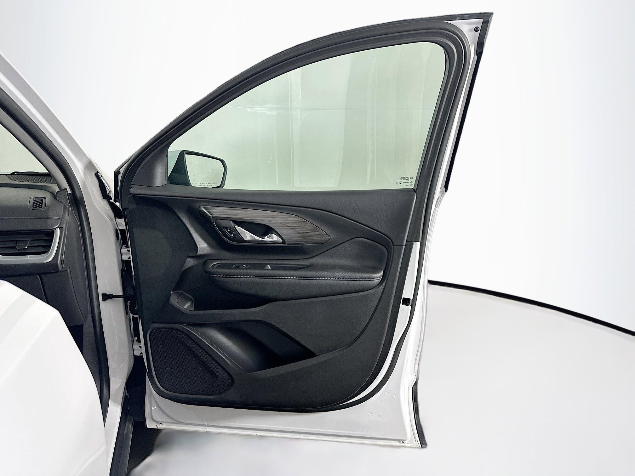 Used 2024 GMC Terrain SLT image 31