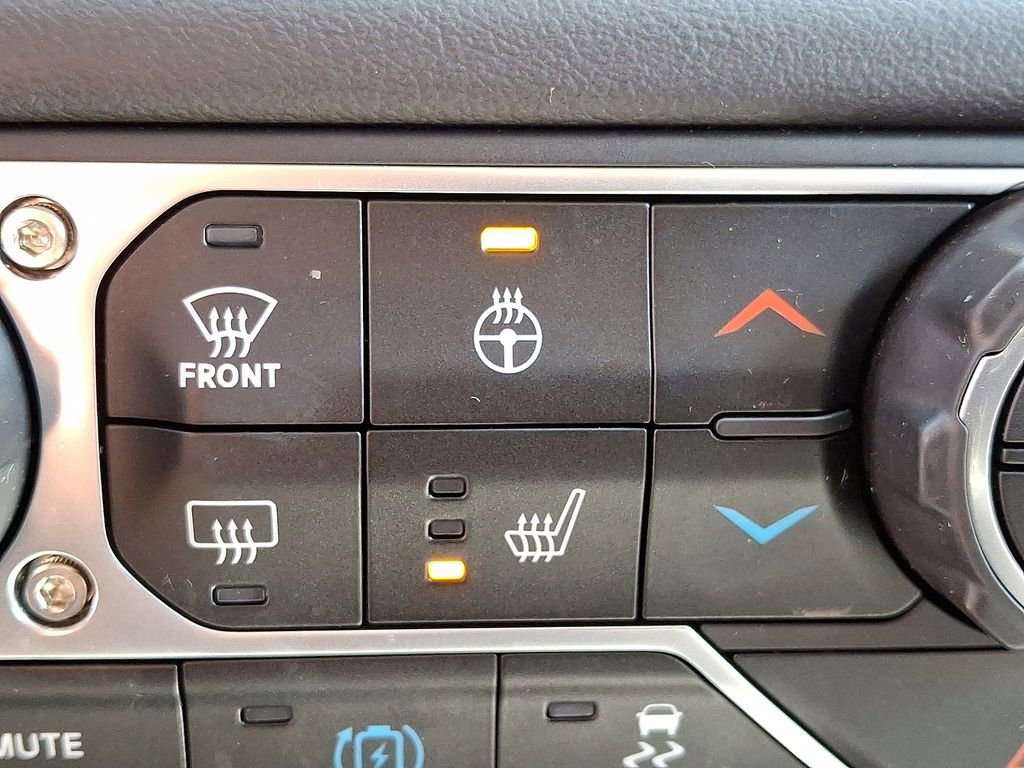 Used 2025 Jeep Wrangler Unlimited Sahara image 23