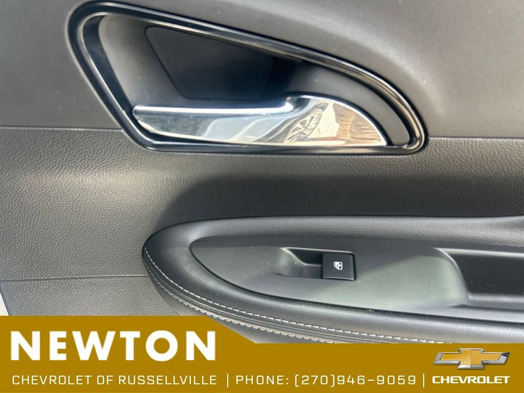 Used 2017 Buick Encore Essence FWD image 29