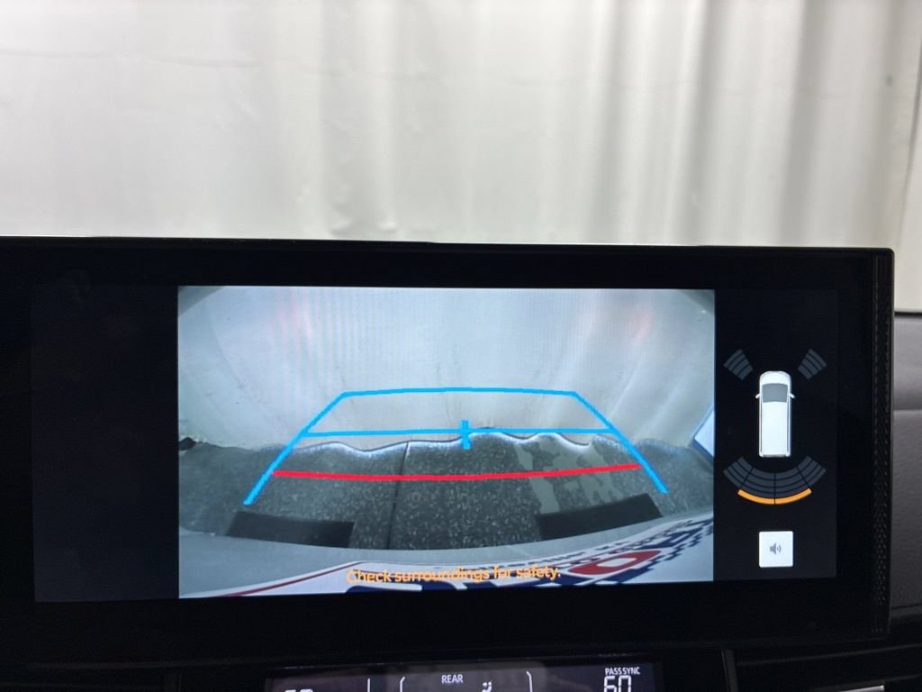 Used 2025 Toyota Sienna XLE AWD/4WD image 21