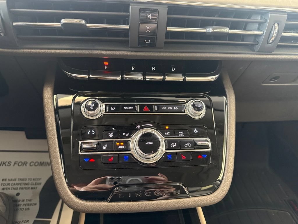 Used 2020 Lincoln Corsair Reserve w/ Equipment Group 202A AWD/4WD image 22