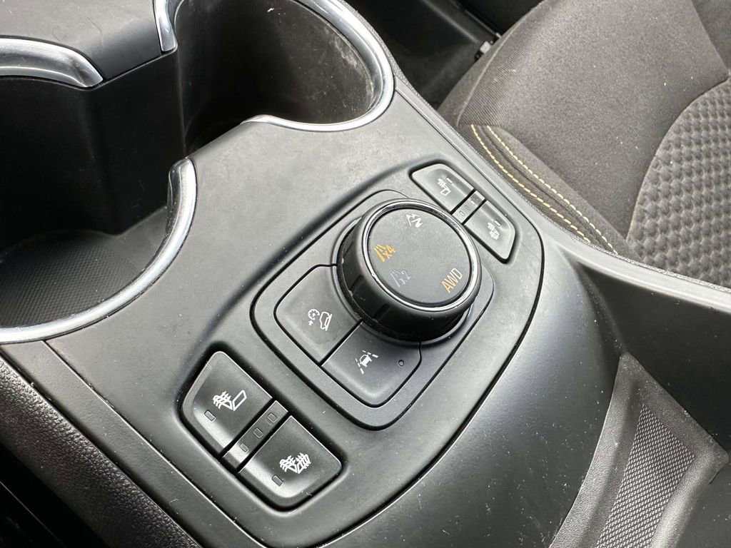 Used 2020 GMC Terrain SLE w/ Driver Convenience Package image 19