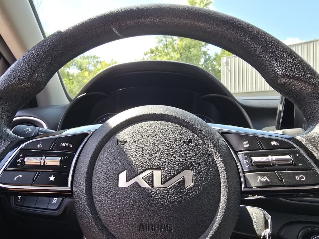 Used 2023 Kia Forte LXS FWD image 23