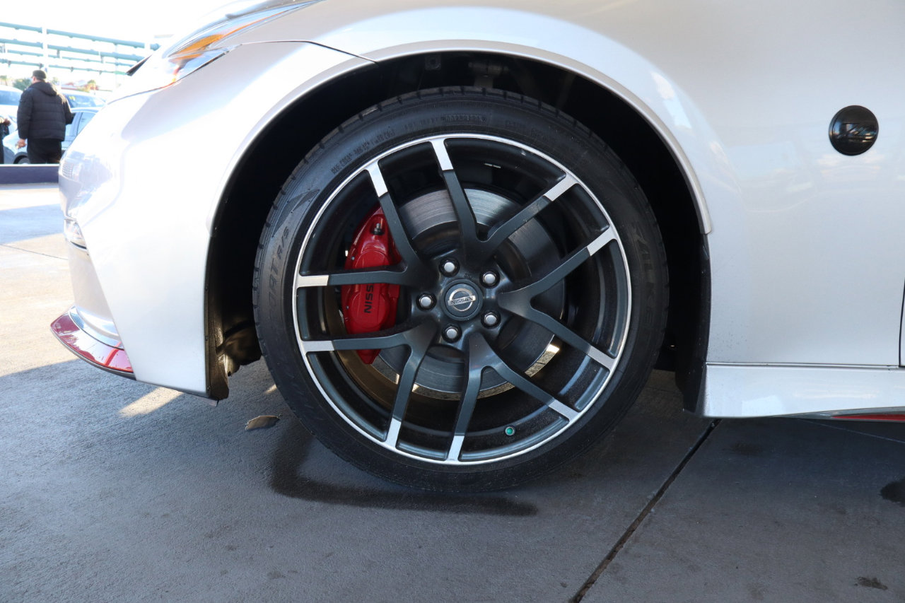 Used 2016 Nissan 370Z NISMO image 23
