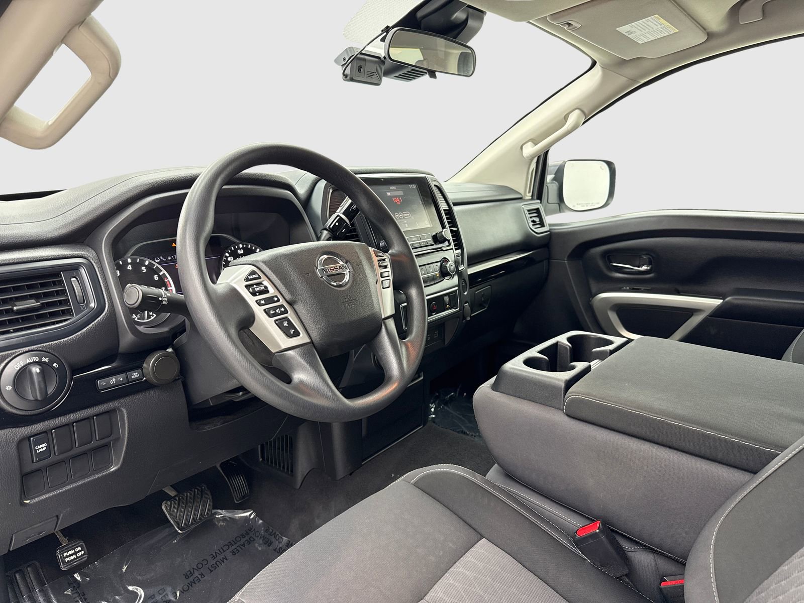 Used 2022 Nissan Titan SV AWD/4WD image 22