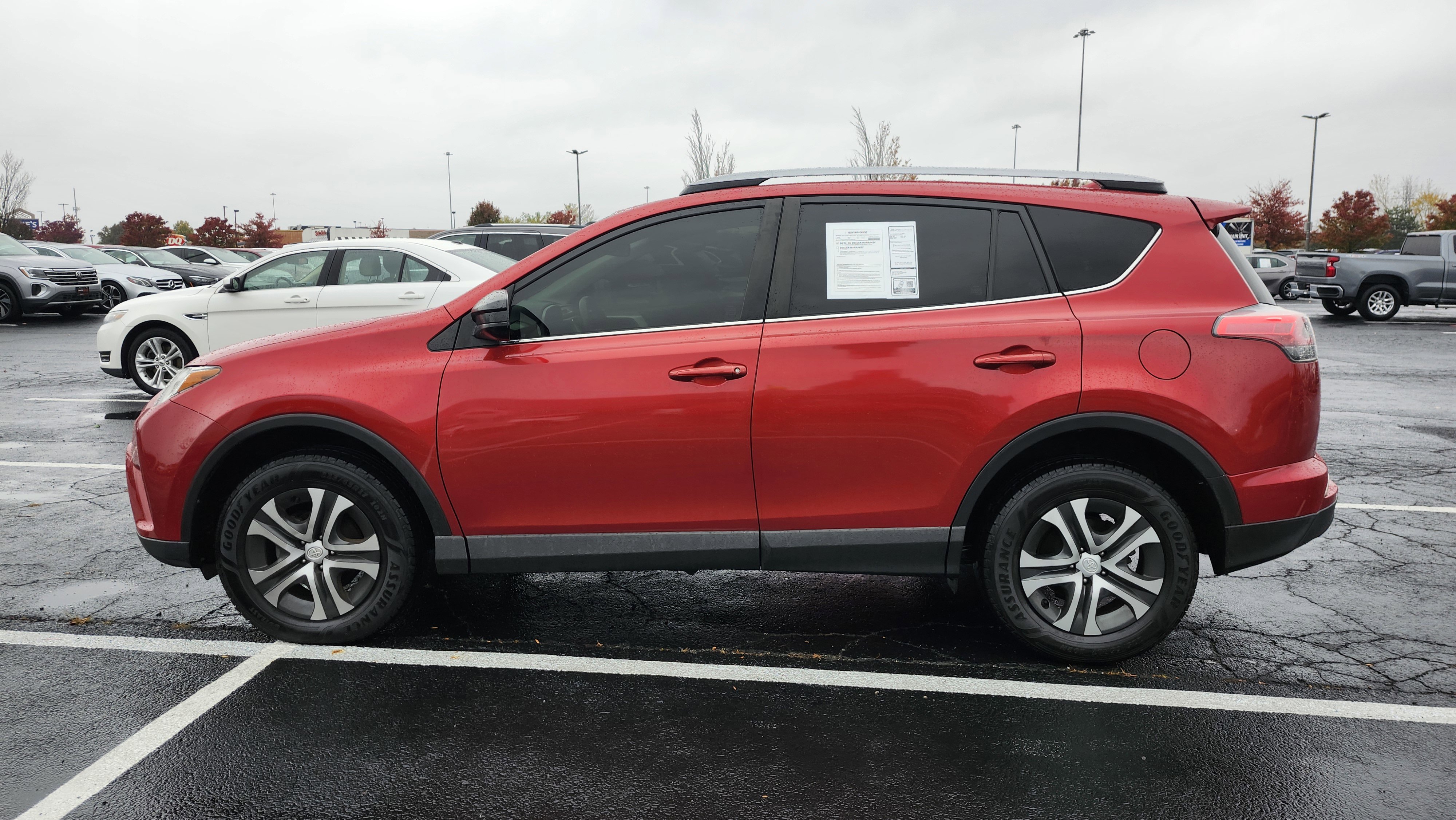 Used 2017 Toyota RAV4 LE image 8