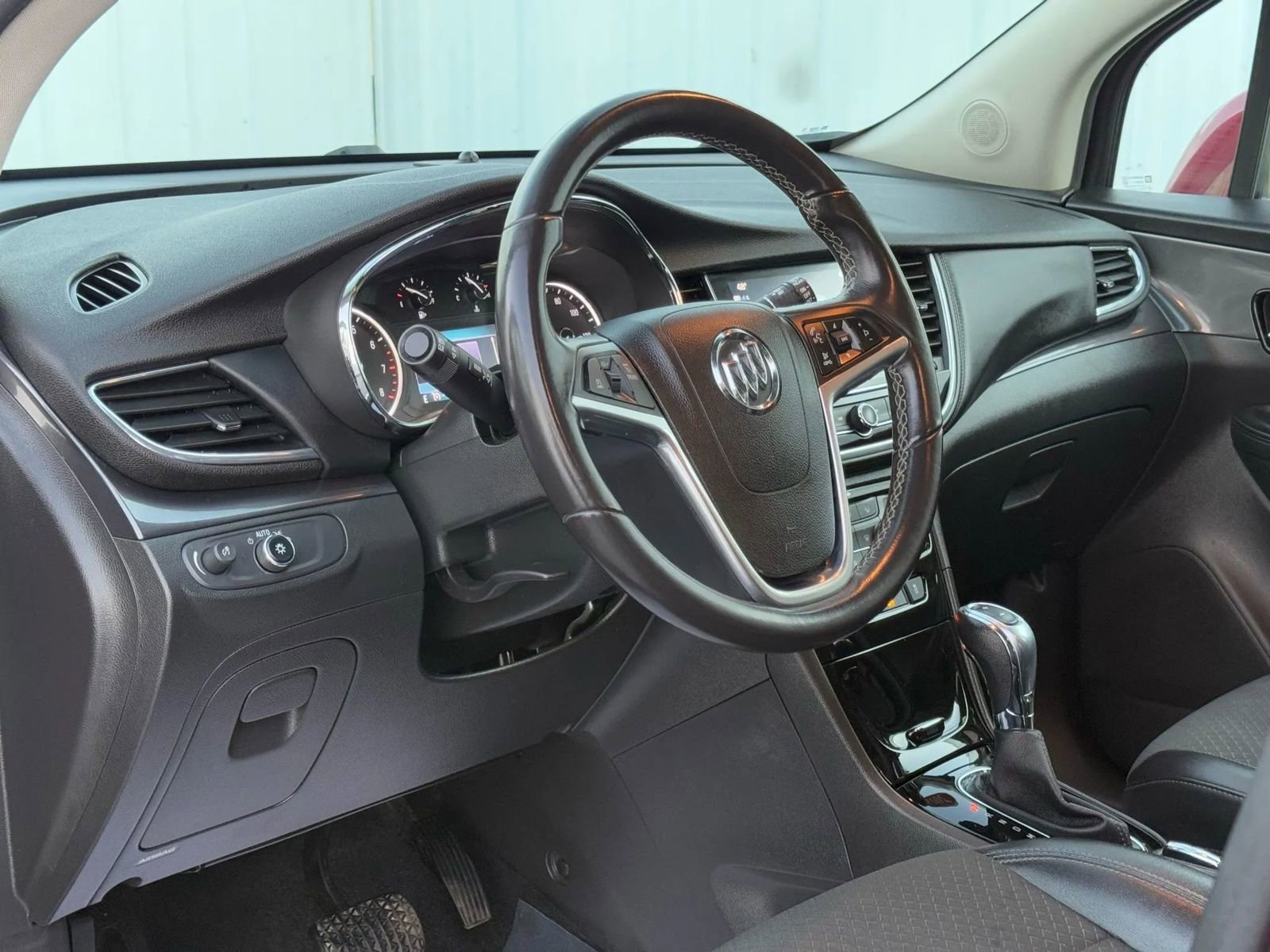 Used 2019 Buick Encore Preferred image 10