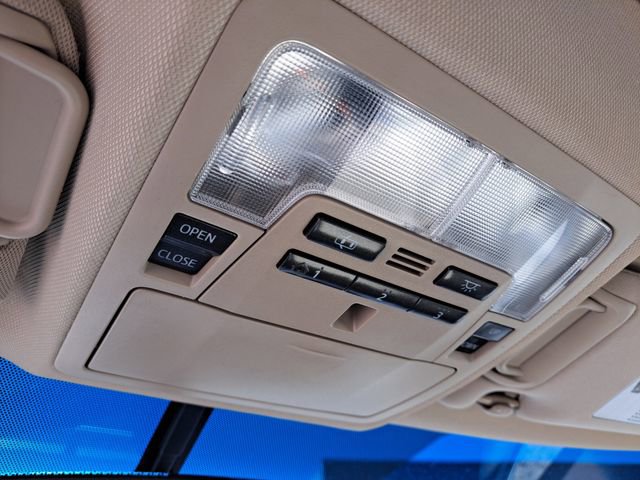 Used 2013 Toyota Camry XLE w/ Leather Pkg FWD image 19