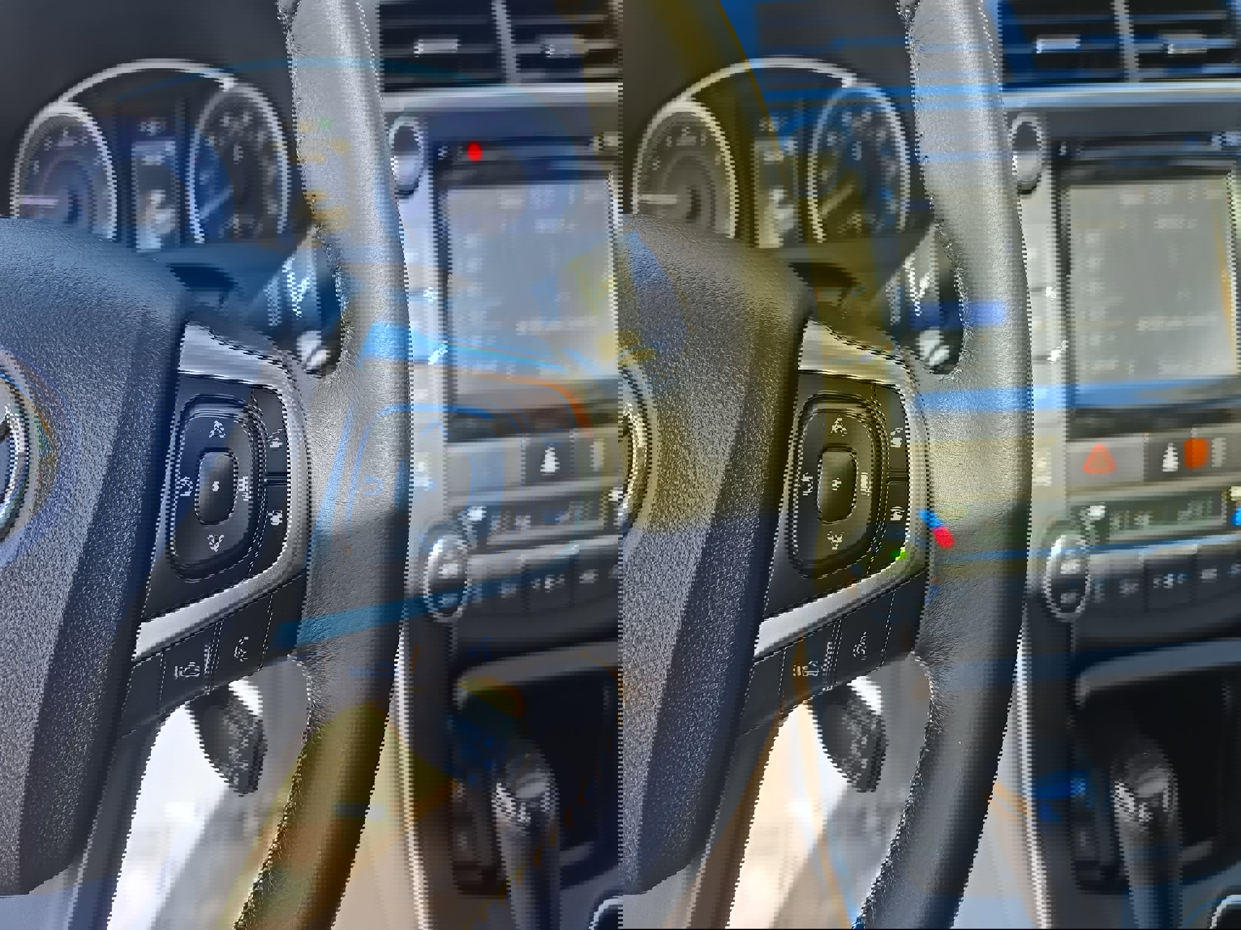 Used 2015 Toyota Camry XLE w/ Advanced Technology Package image 17