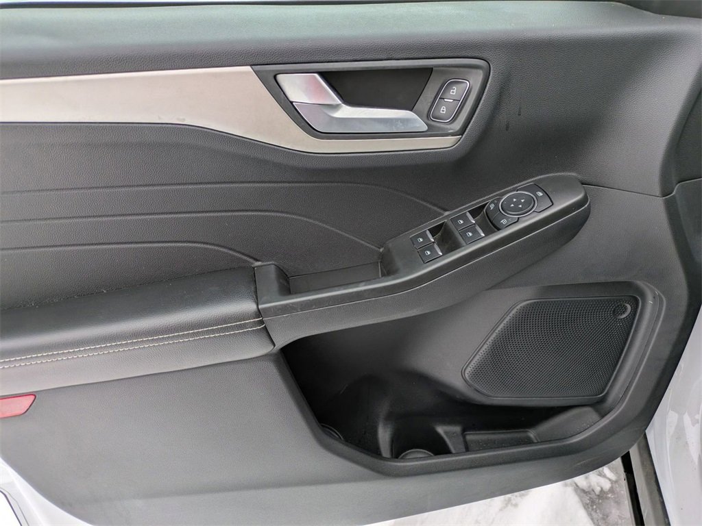 Used 2021 Ford Escape SE image 14