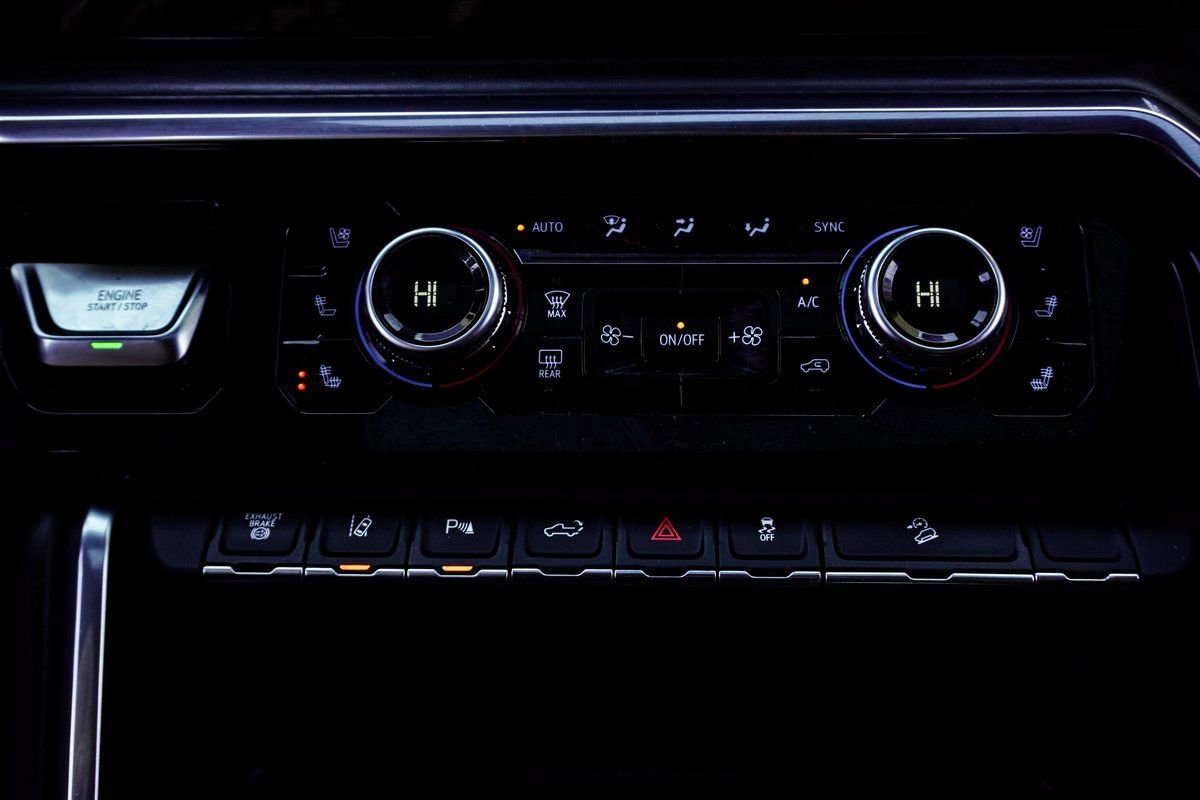 Used 2024 GMC Sierra 2500 Denali Ultimate image 21