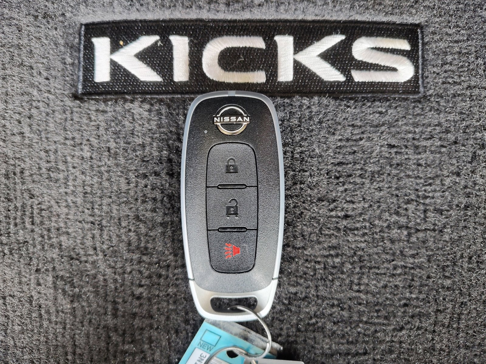 Certified 2025 Nissan Kicks Play S FWD image 29