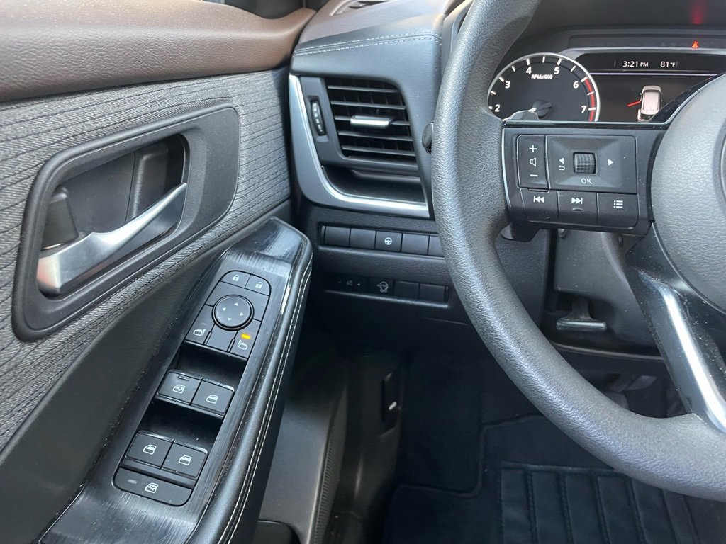 Certified 2023 Nissan Rogue SV image 12