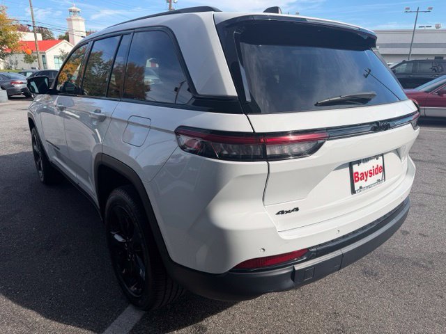 Used 2023 Jeep Grand Cherokee Altitude AWD/4WD image 24