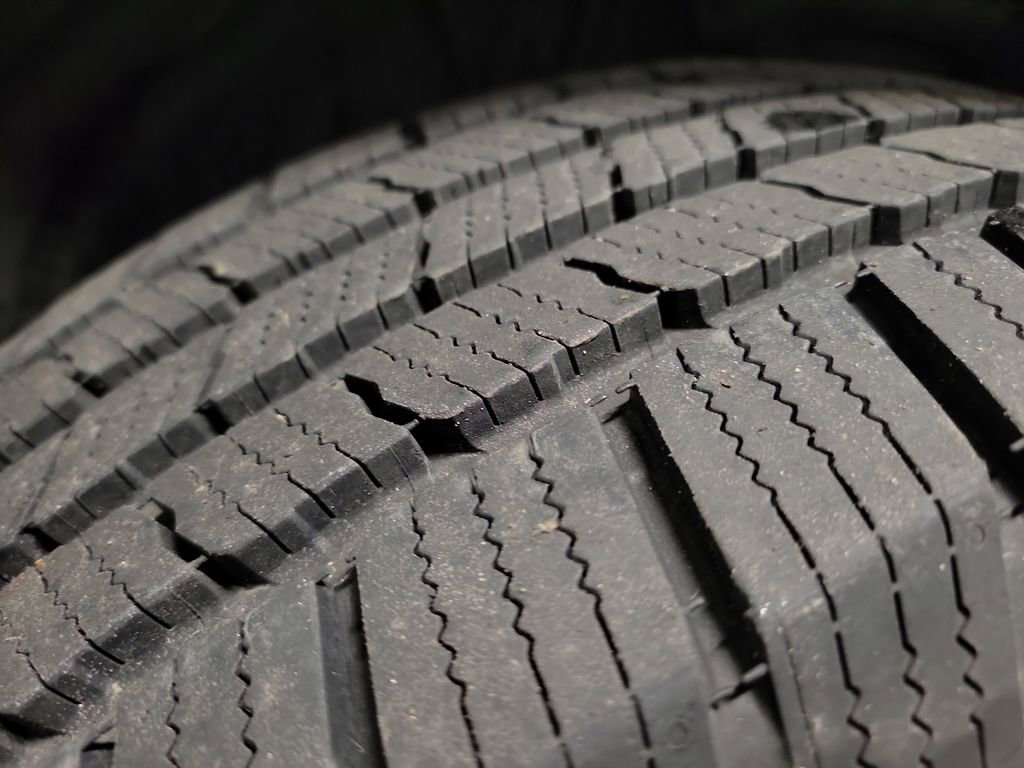 Used 2022 Toyota RAV4 XLE Premium image 11