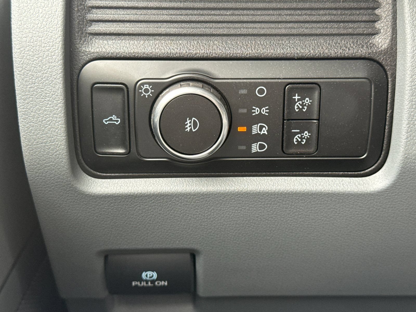 Used 2024 Ford F550 4x4 Regular Cab Super Duty image 25