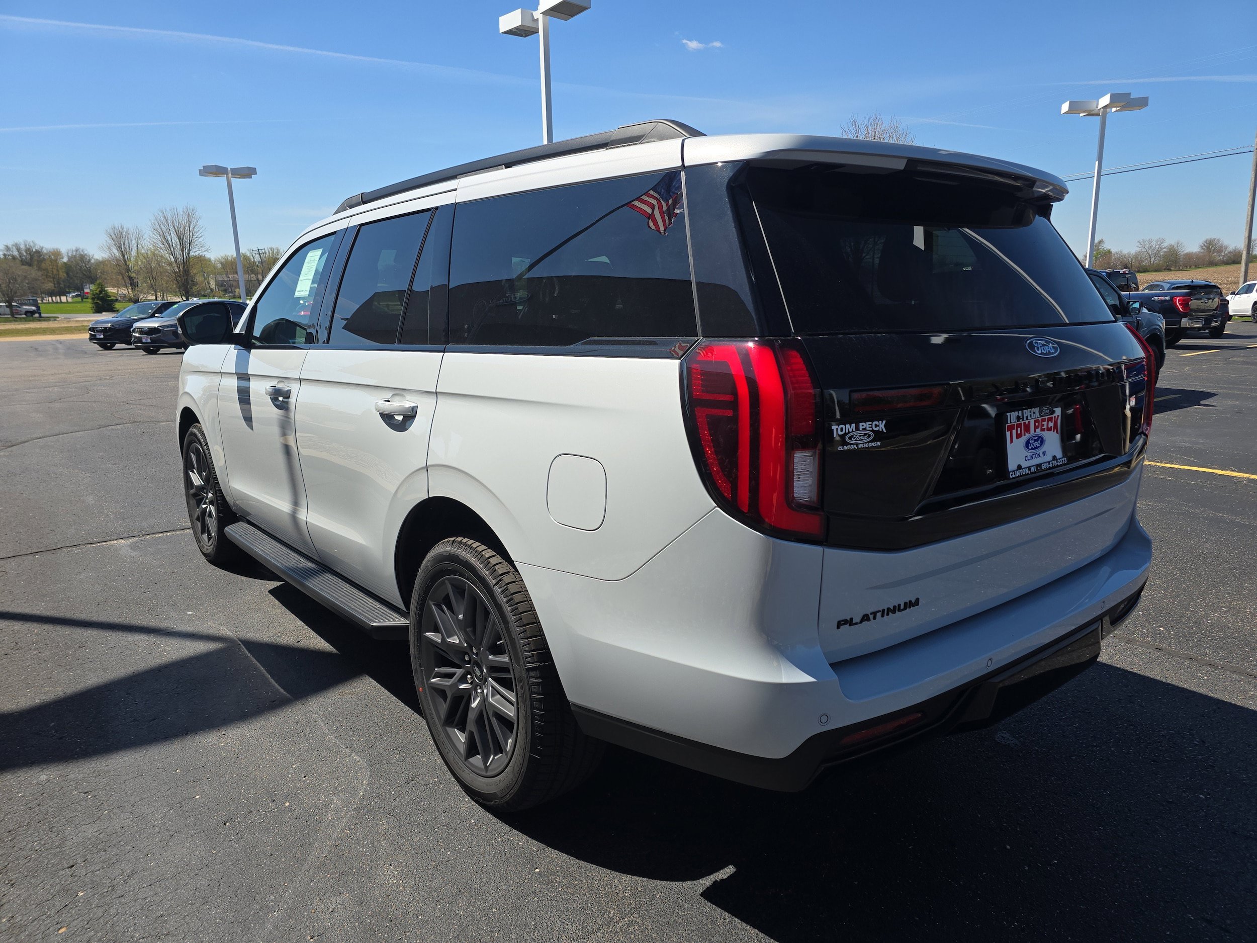 New 2026 Ford Expedition Platinum w/ Stealth Appearance Package AWD/4WD image 3