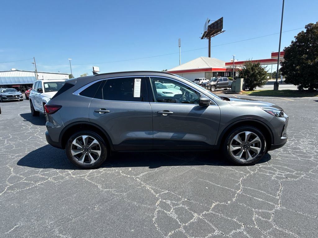 Certified 2023 Ford Escape Platinum image 2