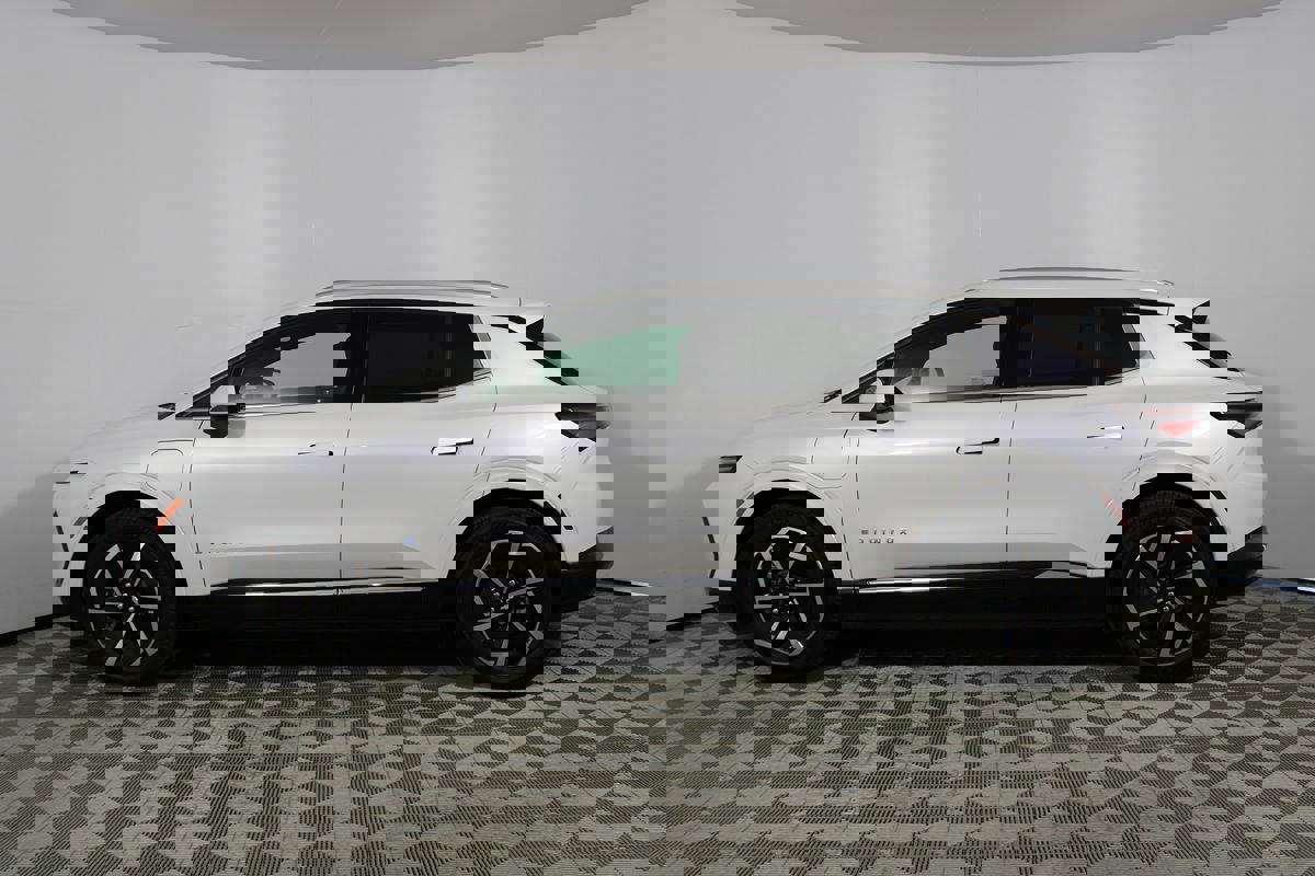 Used 2024 Chevrolet Equinox EV LT image 35