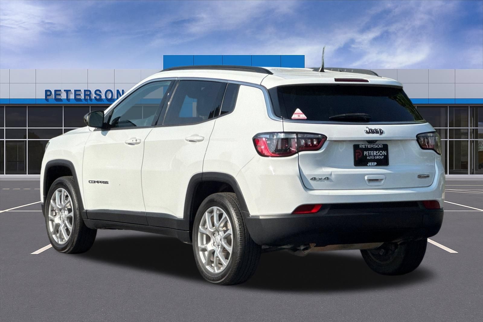 Used 2024 Jeep Compass Latitude AWD/4WD image 6