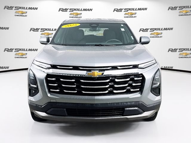 Used 2025 Chevrolet Equinox LT FWD image 2