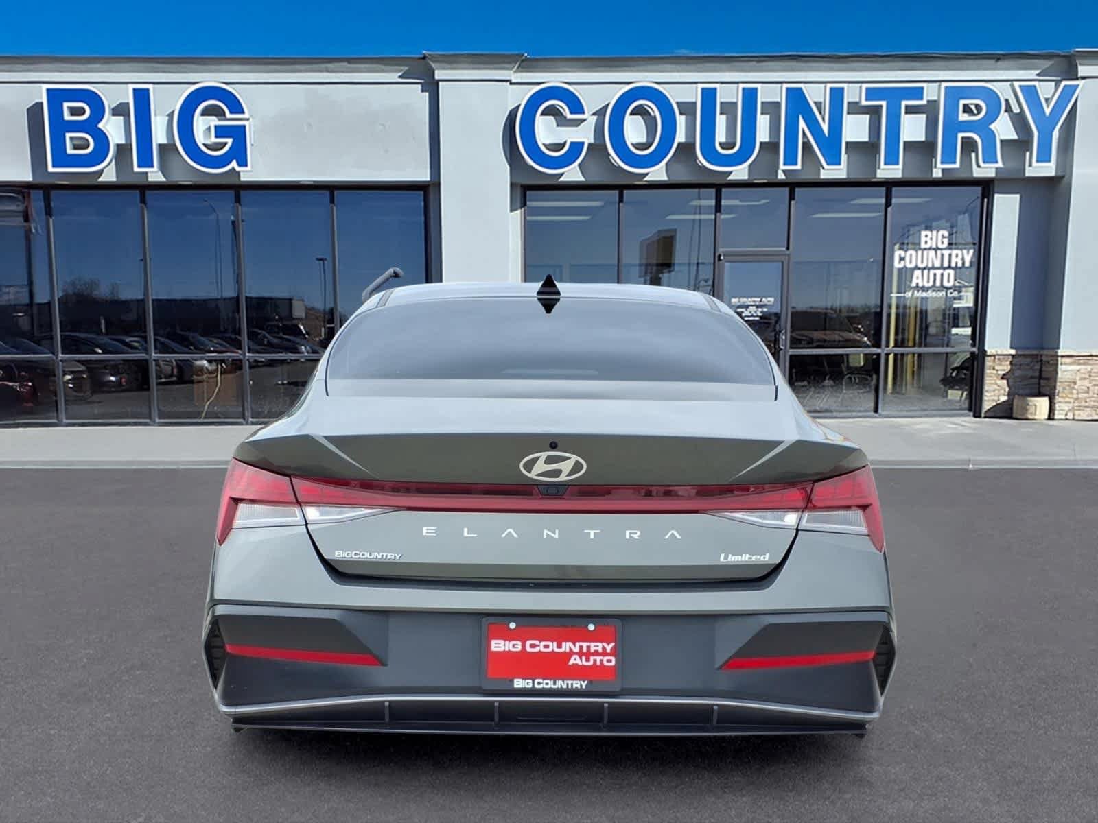 Used 2025 Hyundai Elantra Limited FWD image 6