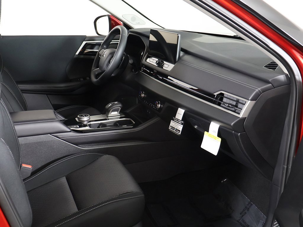 New 2026 Mitsubishi Outlander ES image 25