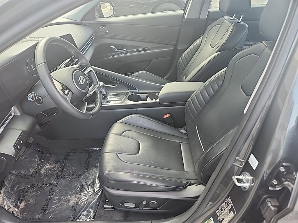 Used 2024 Hyundai Elantra Limited image 10