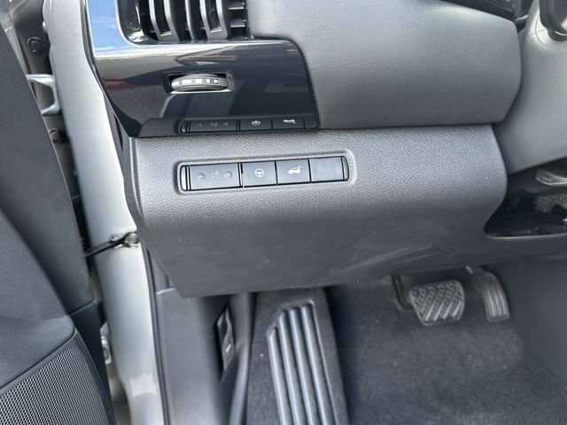 New 2025 Nissan Pathfinder SV image 17