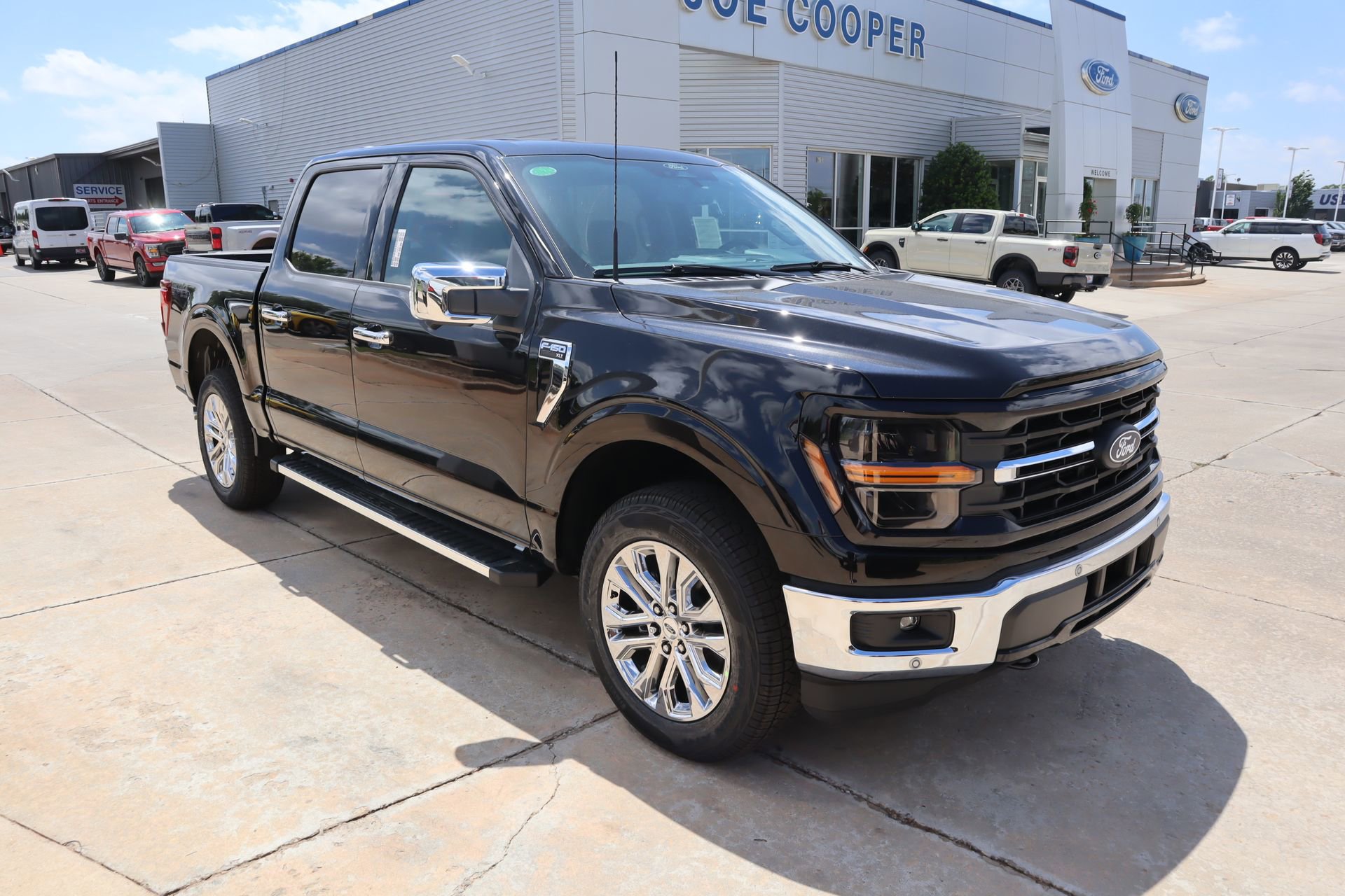 New 2026 Ford F150 XLT w/ Equipment Group 302A MID