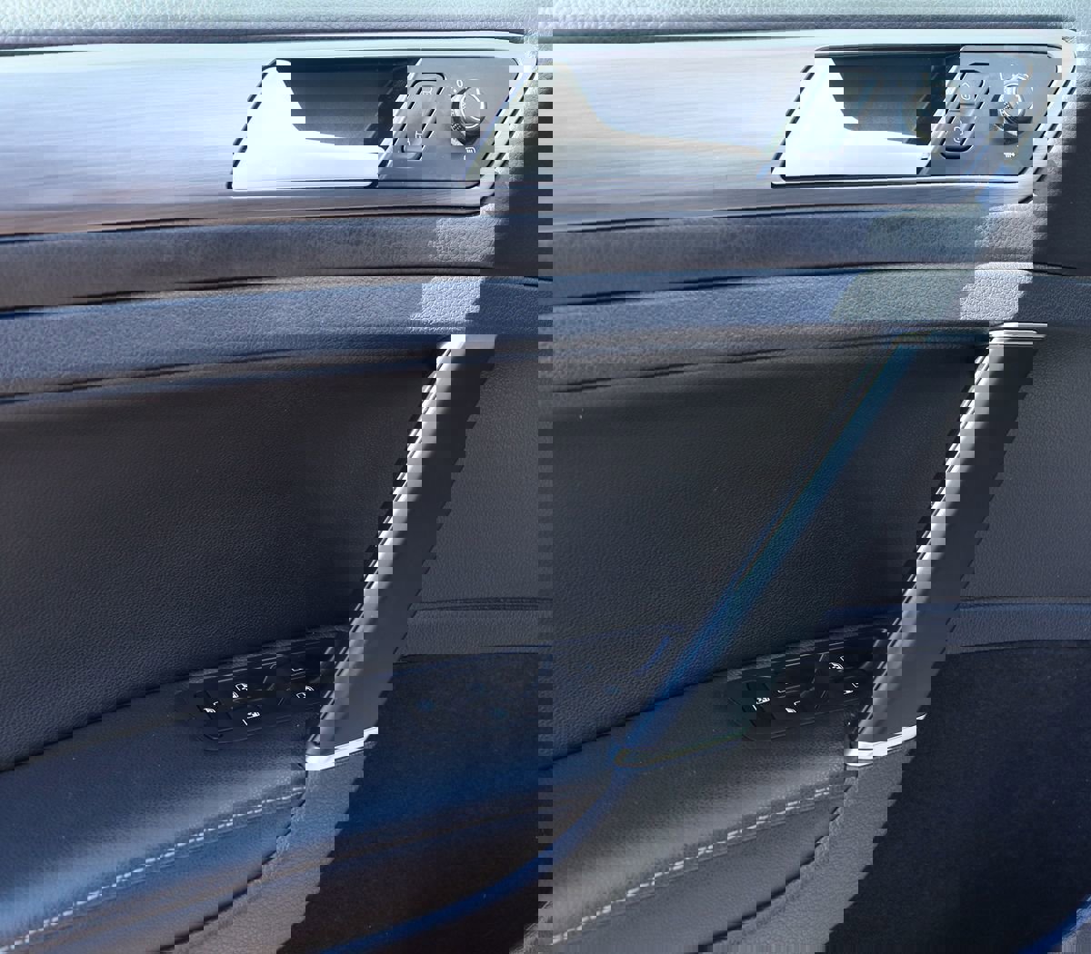 Used 2018 Volkswagen Golf SE image 37