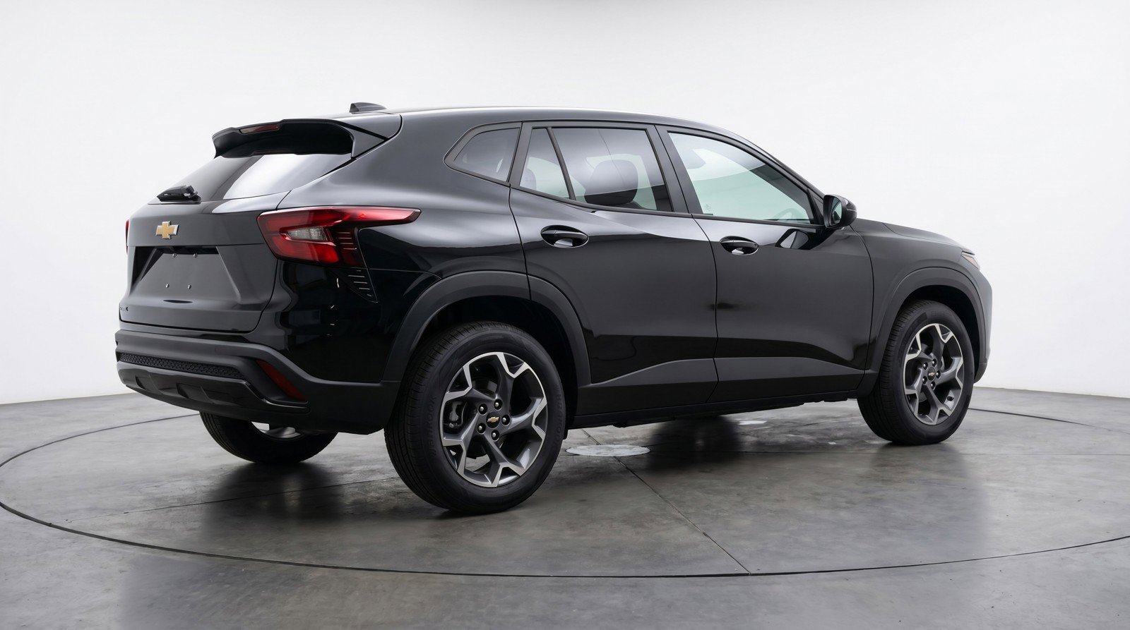 Used 2025 Chevrolet Trax LT FWD image 9
