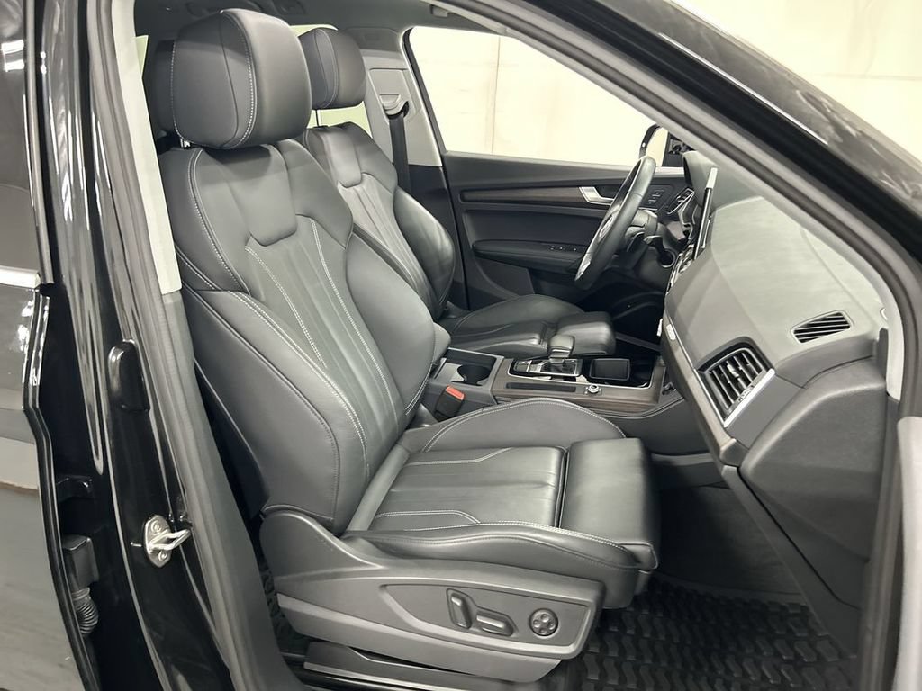 Used 2025 Audi Q5 2.0T Premium Plus w/ Premium Plus Package AWD/4WD image 24