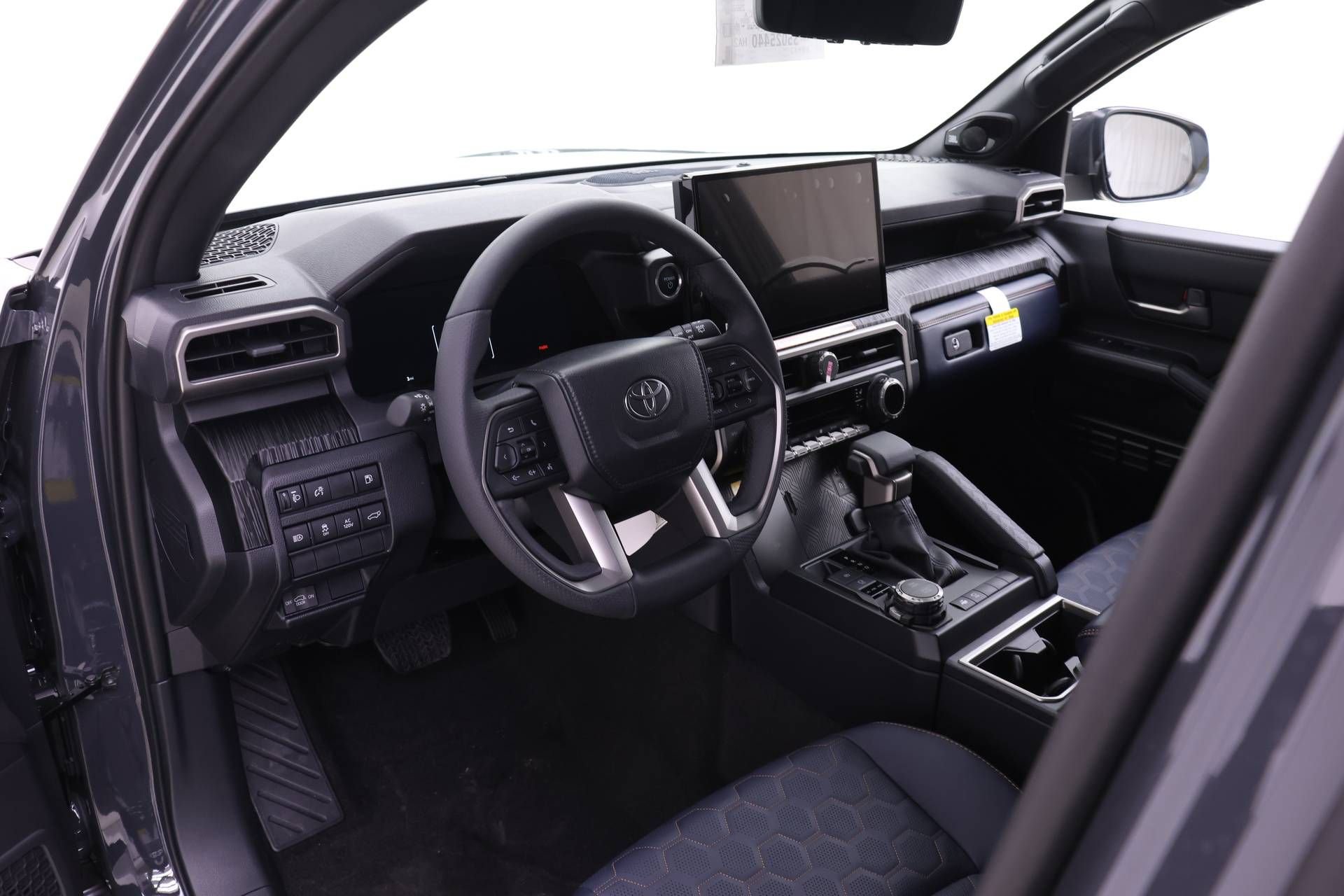 New 2025 Toyota 4Runner 4WD image 3