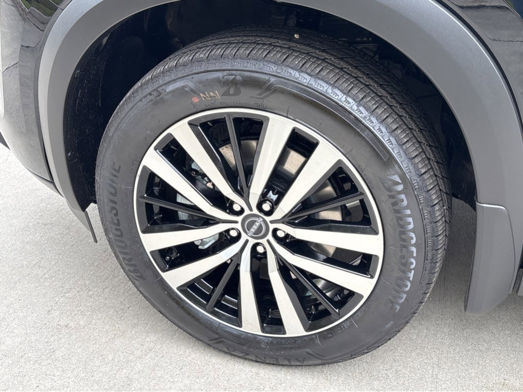 New 2026 Nissan Pathfinder Platinum w/ Cargo Package FWD image 22