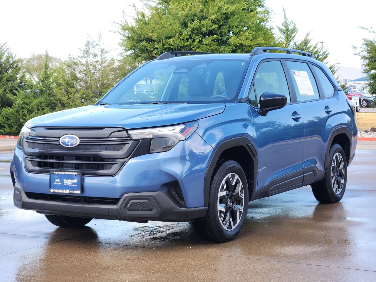 Used 2025 Subaru Forester AWD/4WD image 2